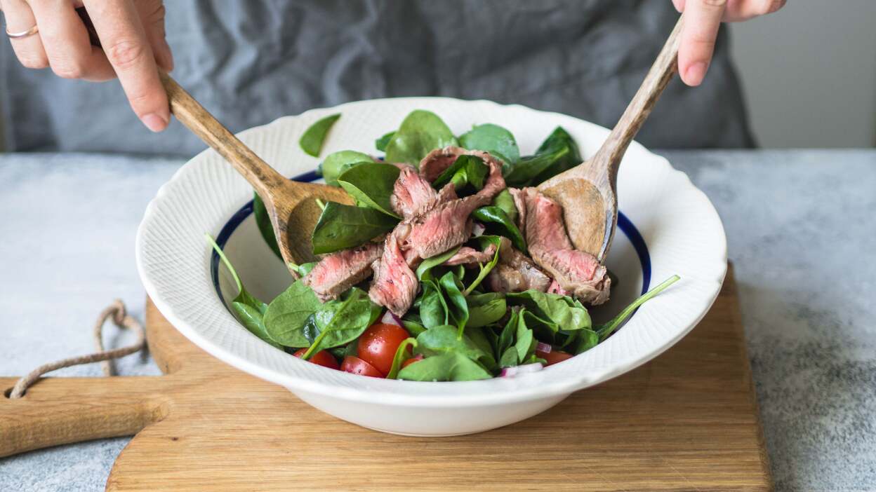 남은 고기를 활용해 식탁을 풍성하게 만드는 방법